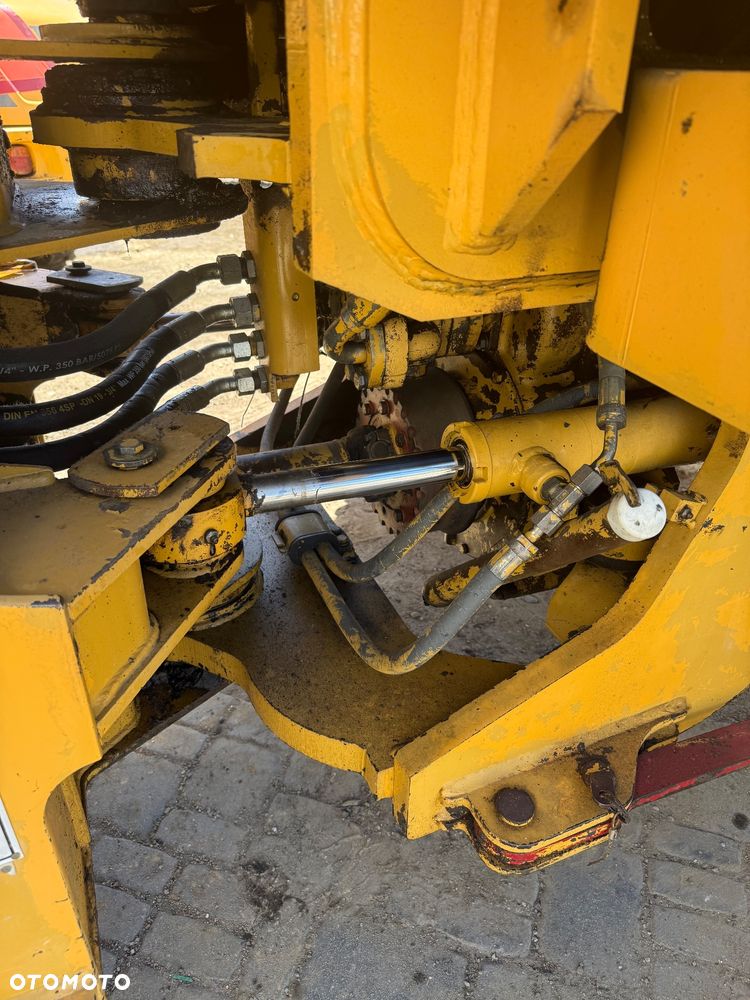 Caterpillar 918F - 8