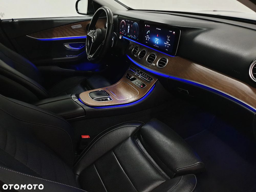 Mercedes-Benz Klasa E 300 de 4Matic 9G-TRONIC AMG Line - 28