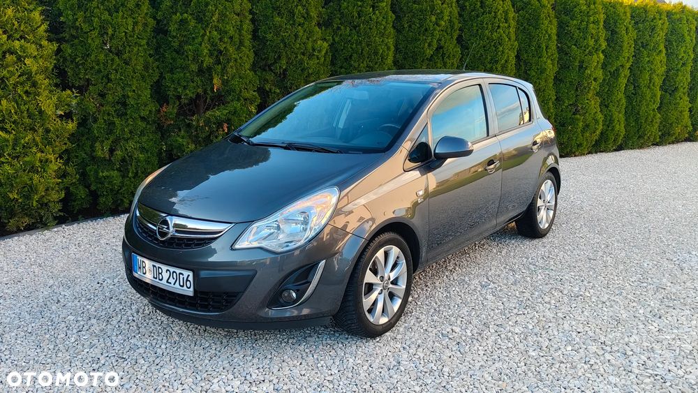 Opel Corsa 1.2 16V Cosmo - 24
