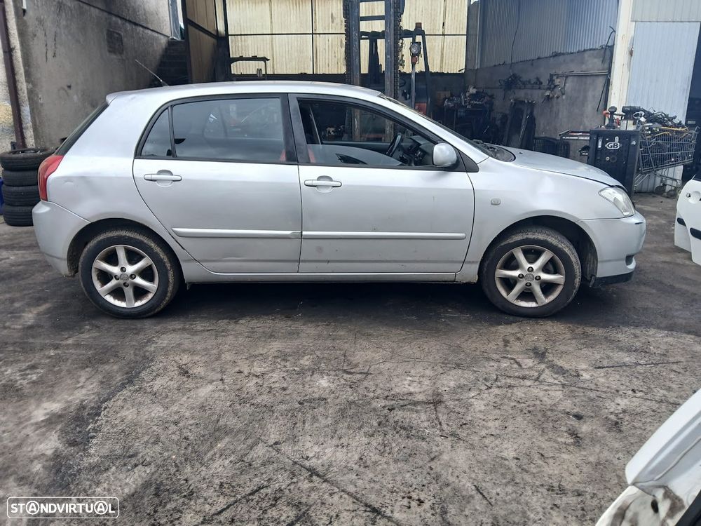 Toyota Corolla ano 2004 para peças - 2
