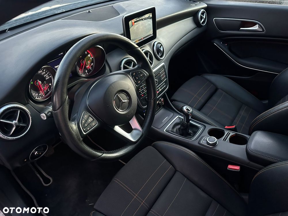 Mercedes-Benz CLA 180 d - 8