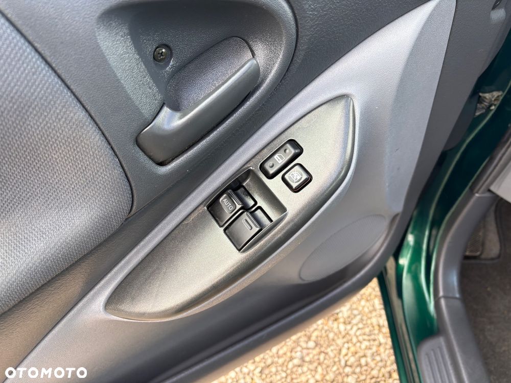 Toyota Yaris 1.0 Base - 22