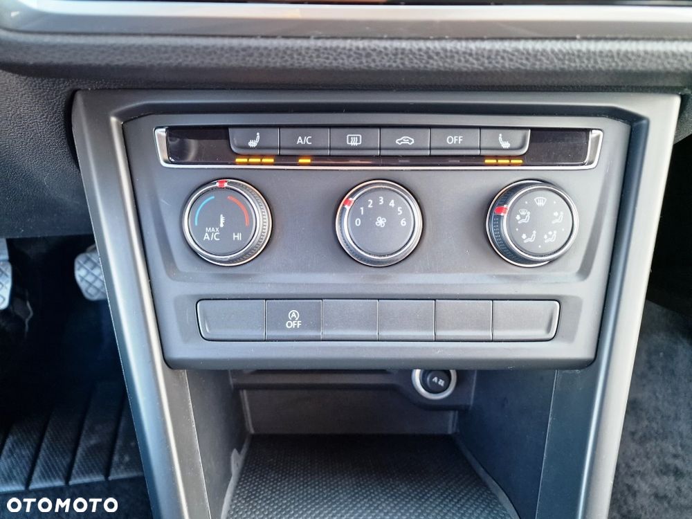 Volkswagen Touran - 36