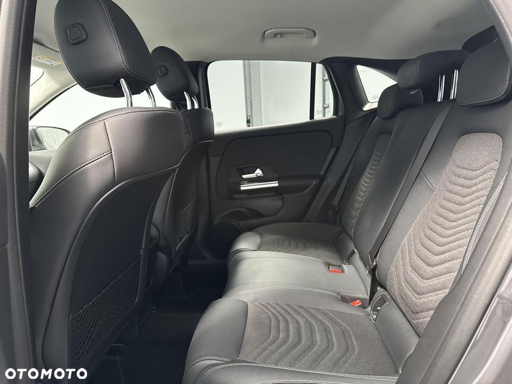 Mercedes-Benz GLA 200 Progressive - 21