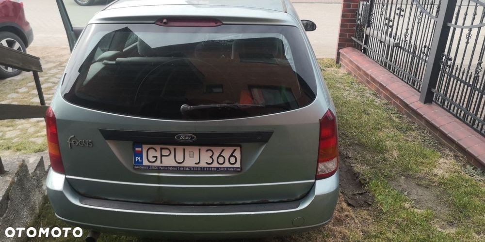 Ford Focus 1.6 Ambiente - 4