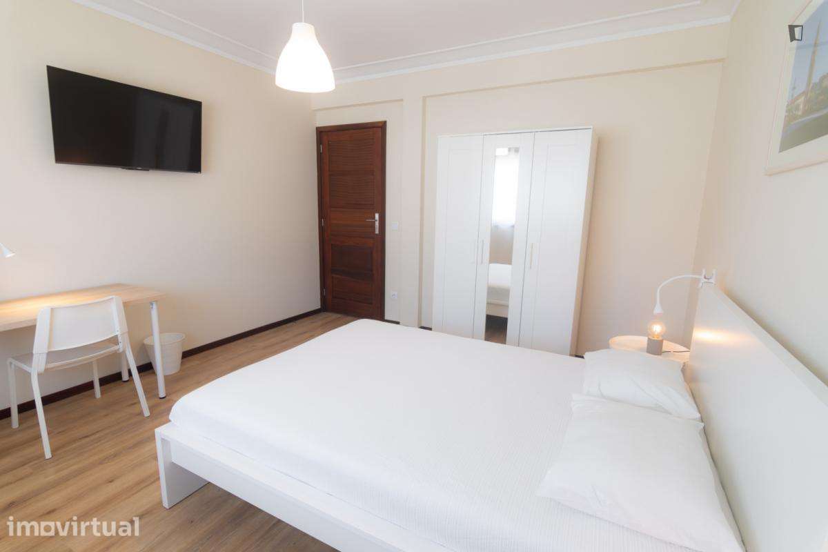 Quarto - localizado em Vila nova de gaia - Grande imagem: 2/12