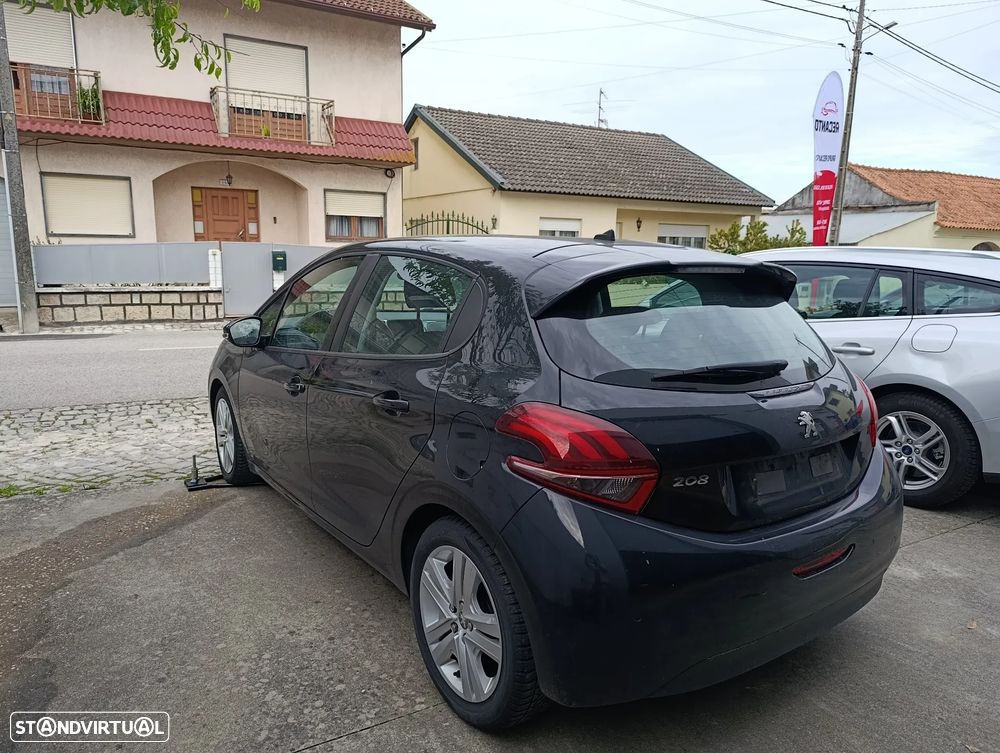 Peugeot 208 - 7