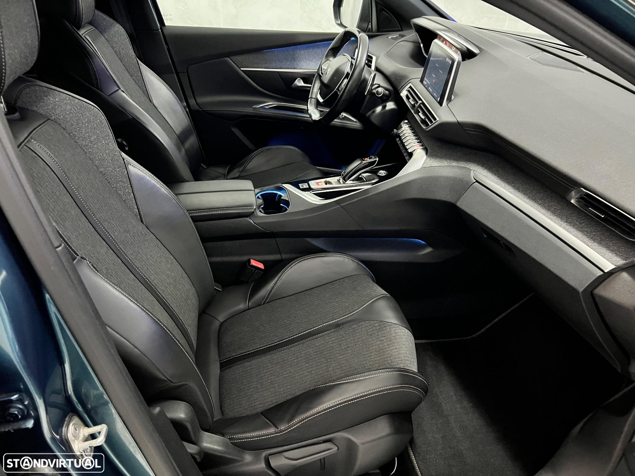 Peugeot 5008 1.5 BlueHDi GT Line EAT8 - 38