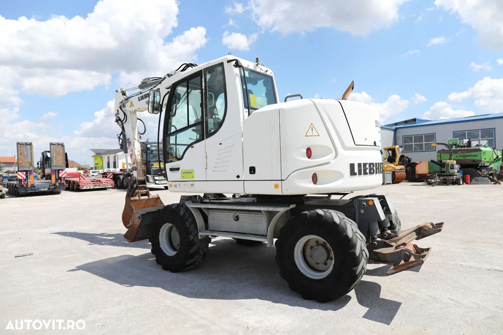 Liebherr A910 Compact - 4