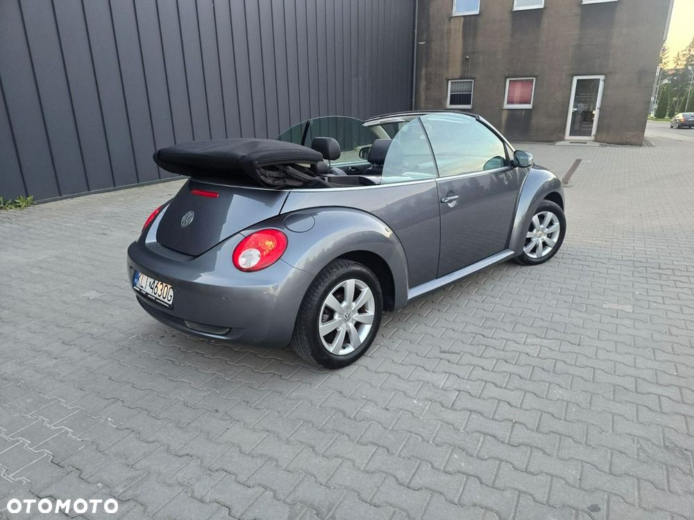 Volkswagen New Beetle - 9