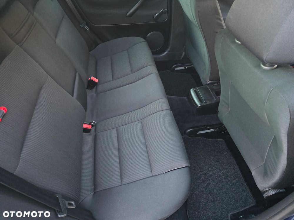 Volkswagen Passat 1.6 Exclusive - 25