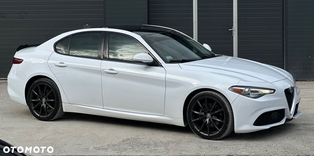 Alfa Romeo Giulia 2.0 Turbo 16V AT8-Q4 Ti - 3