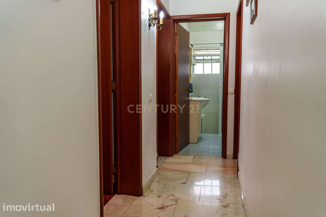 Moradia T6 com 535 m² | Grandes Áreas & Potencial Único | São Roque - Grande imagem: 5/38