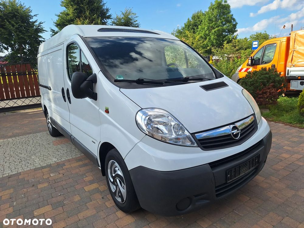 Opel Vivaro - 10