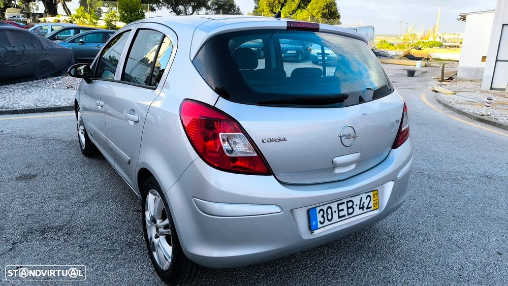 Opel Corsa 1.2 Cosmo - 15