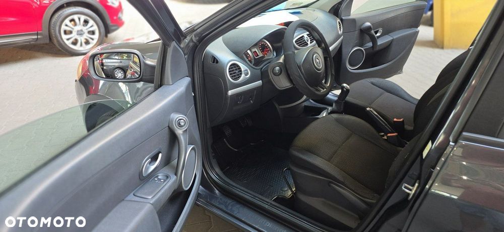 Renault Clio - 9