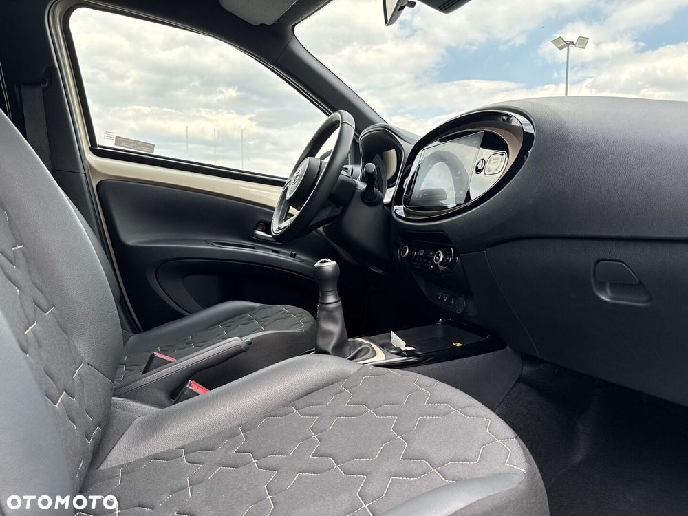 Toyota Aygo X - 10