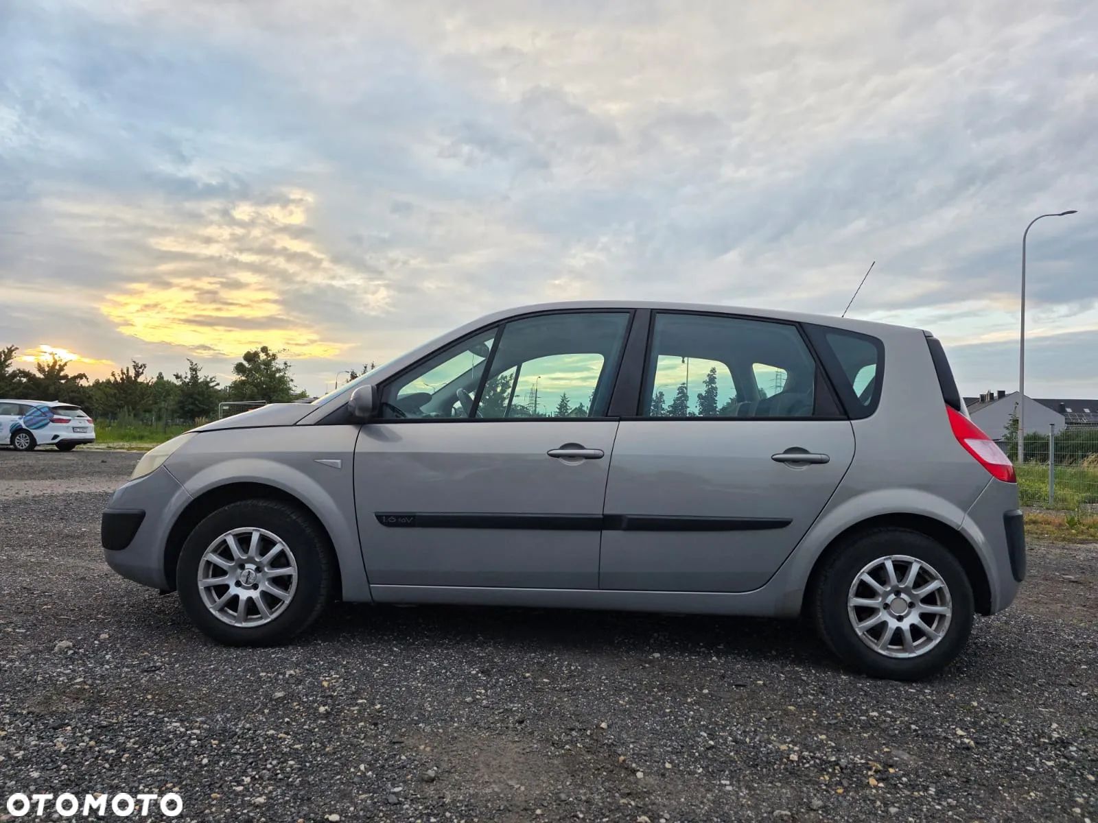 Renault Scenic - 1