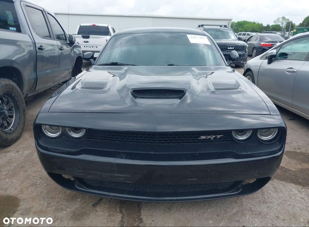Dodge Challenger - 7
