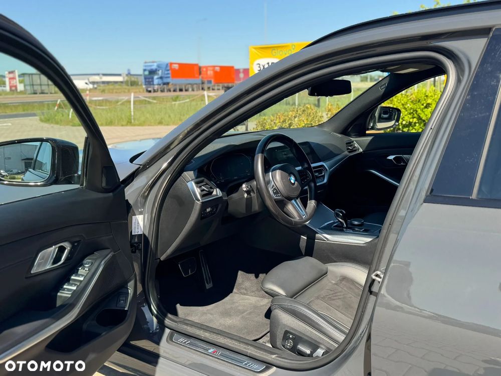 BMW Seria 3 330i xDrive M Sport sport - 31