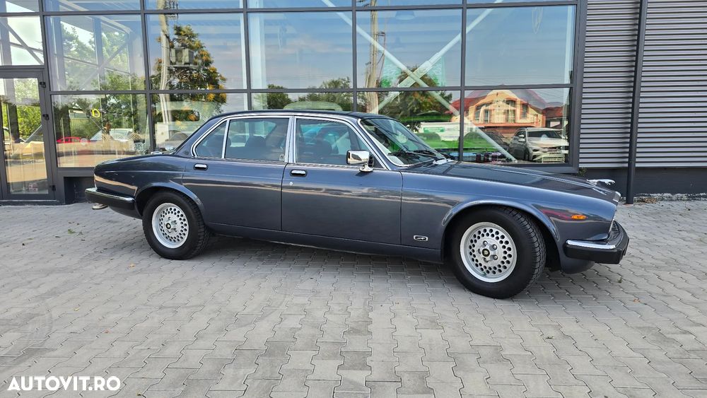 Jaguar Xj