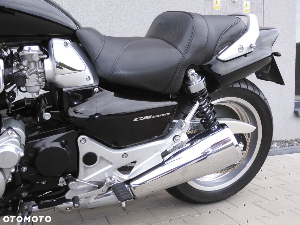 Honda X4 - 27
