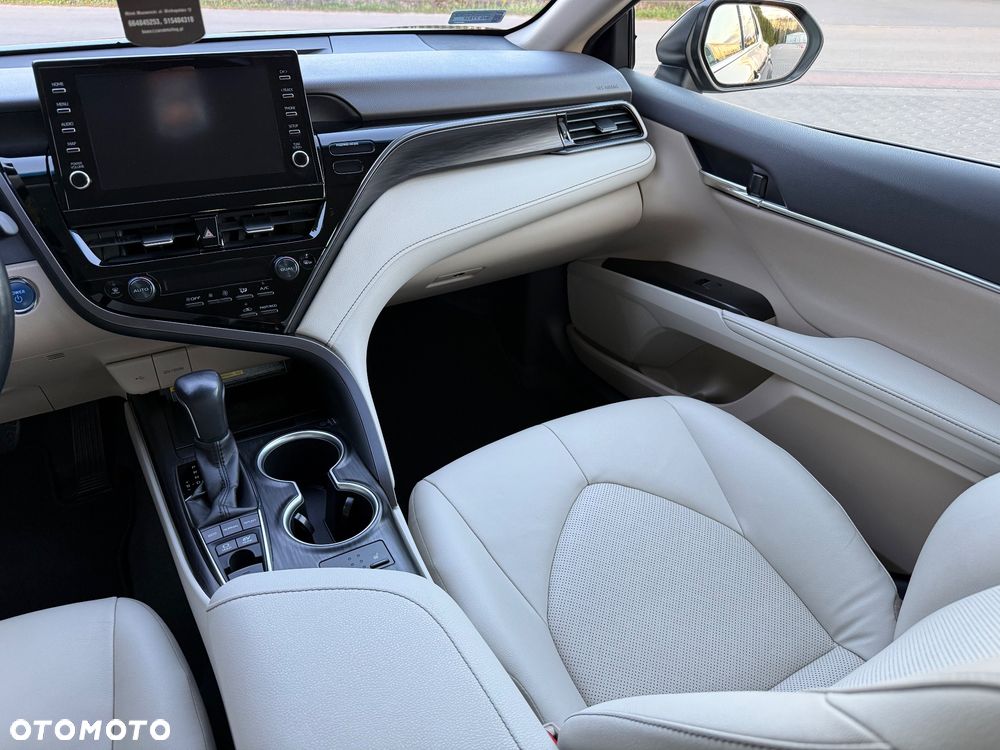 Toyota Camry 2.5 Hybrid Executive CVT - 25