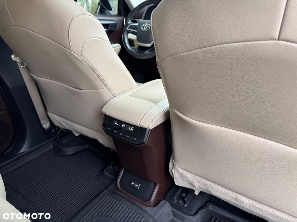 Toyota Highlander - 32