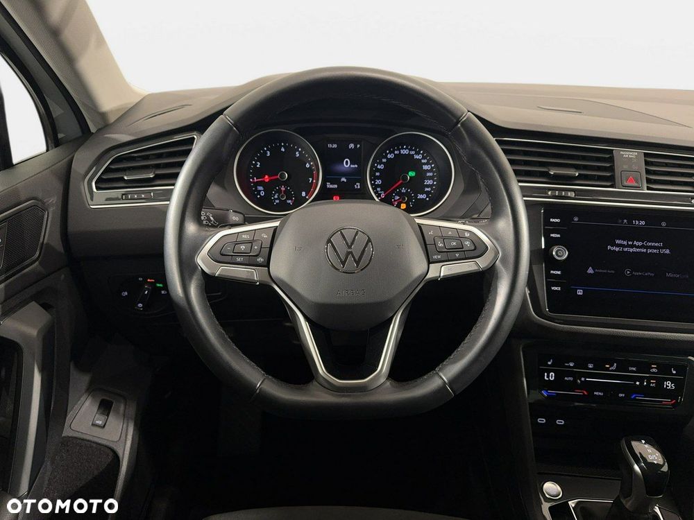 Volkswagen Tiguan - 17