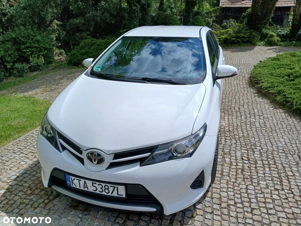 Toyota Auris 1.33 Dual-VVT-i Design Edition - 3