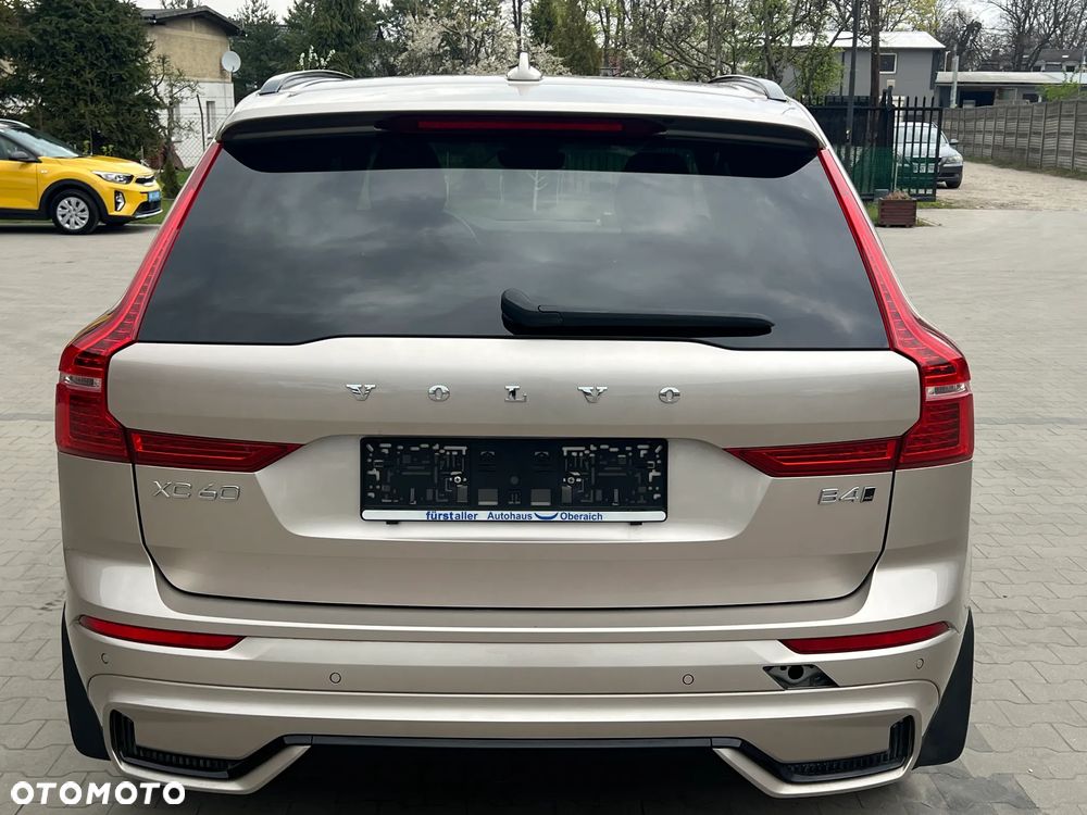 Volvo XC 60 B4 D AWD Plus Dark - 8