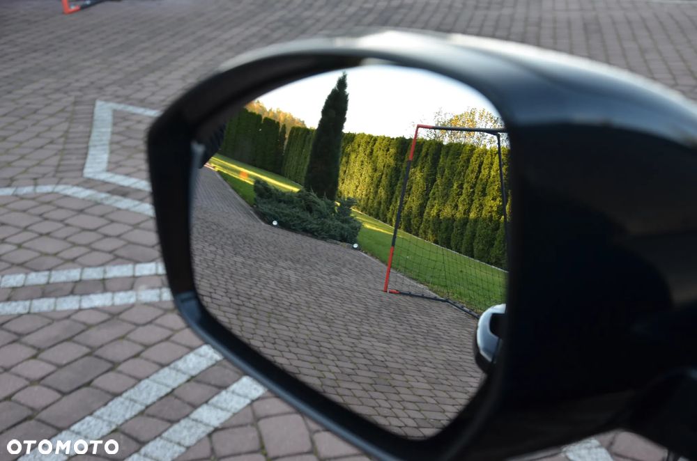 Land Rover Discovery Sport 2.0 D150 HSE - 29