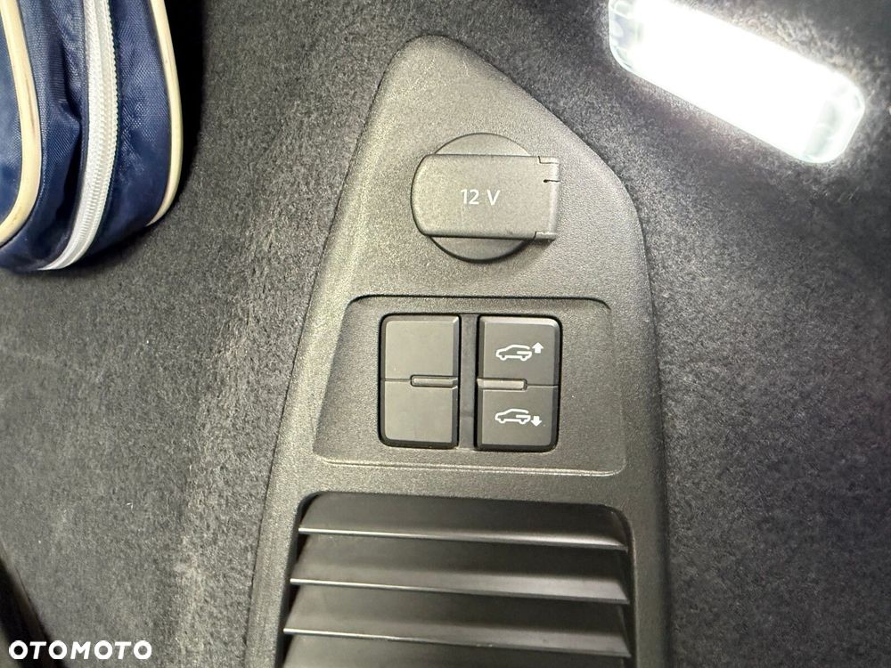 Volkswagen Touareg - 13