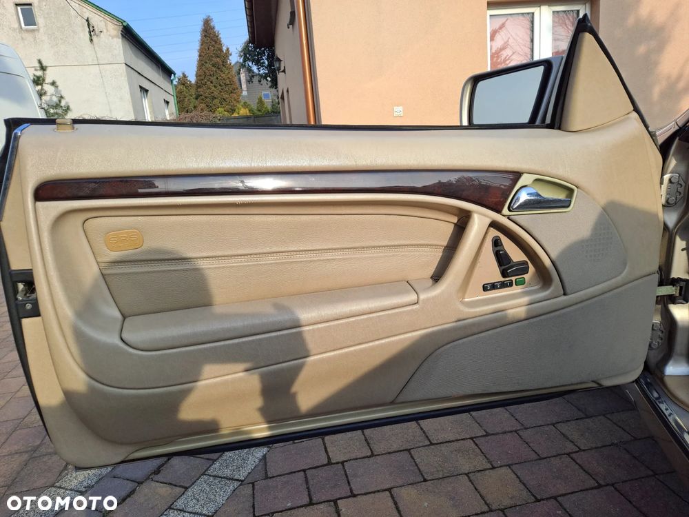 Mercedes-Benz SL - 23