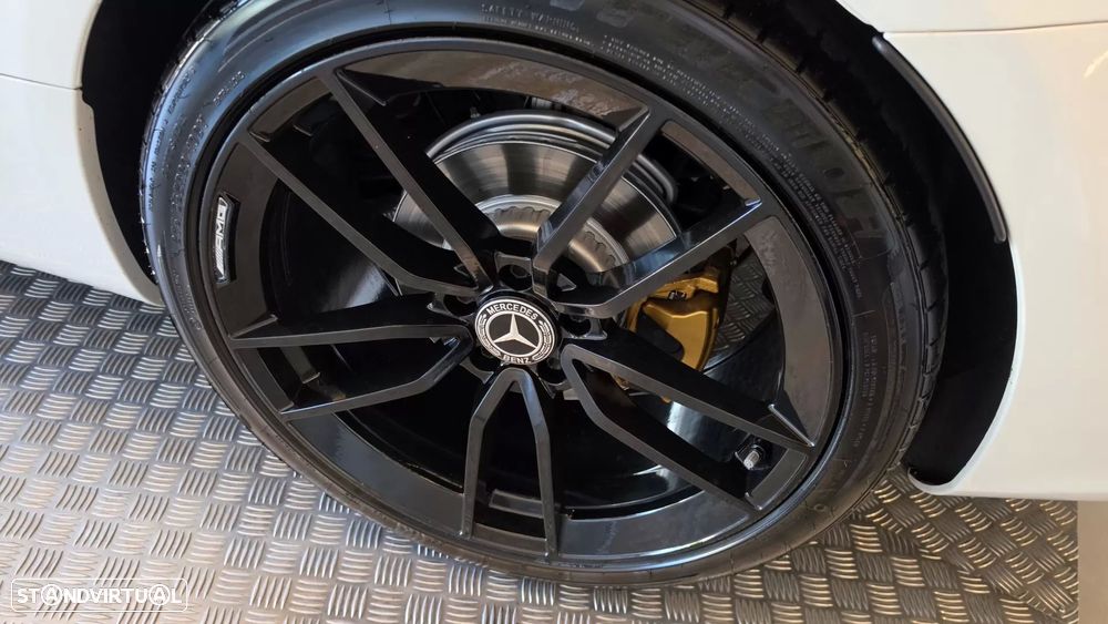 Mercedes-Benz E 220 d Cabrio 9G-Tronic AMG Line - 35