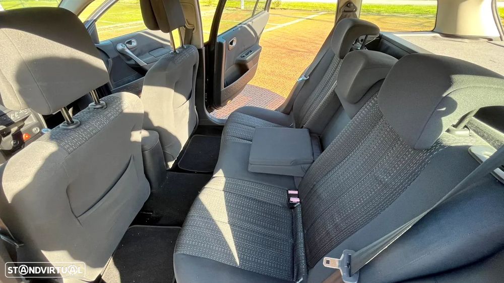 Renault Mégane Break 1.5 dCi Dynamique - 9