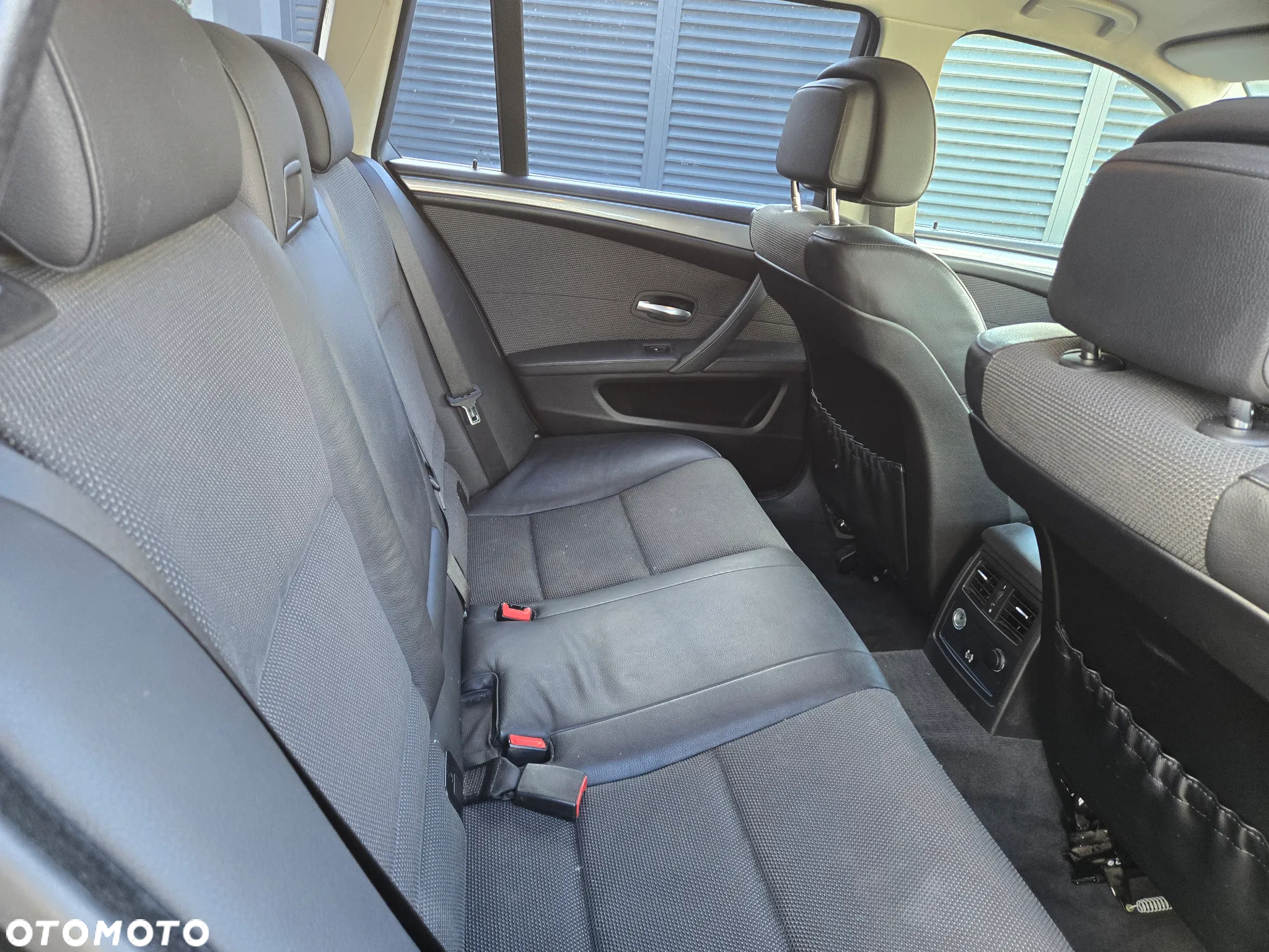 BMW Seria 5 525d Touring - 8