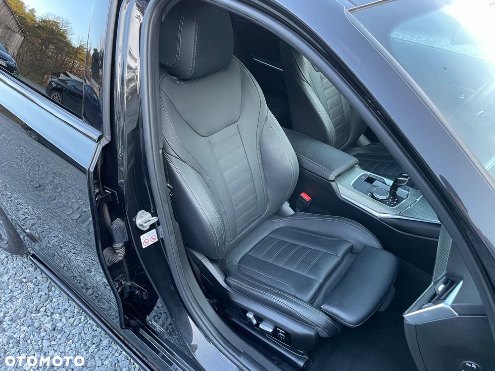 BMW Seria 3 320d xDrive M Sport Shadow - 24
