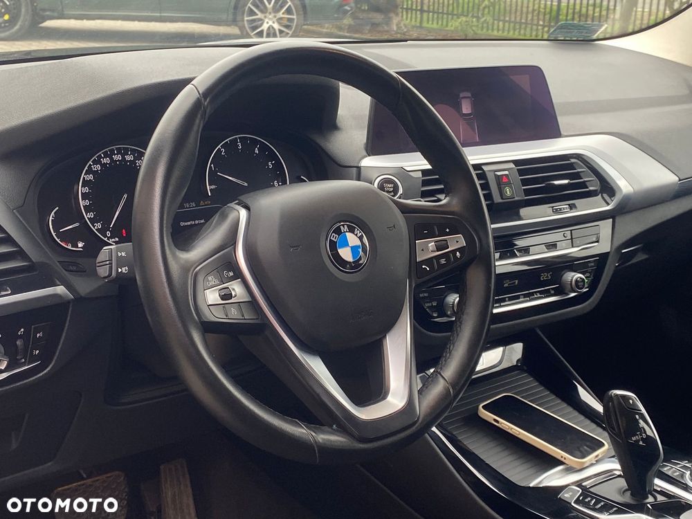 BMW X3 xDrive20i Advantage - 13