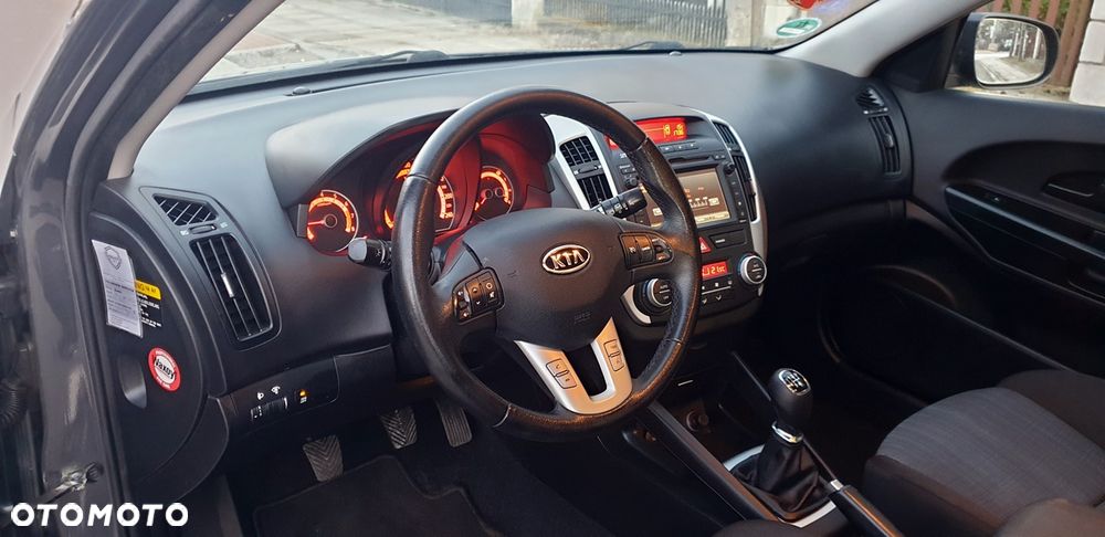 Kia Ceed 1.4 S Euro2012 - 27