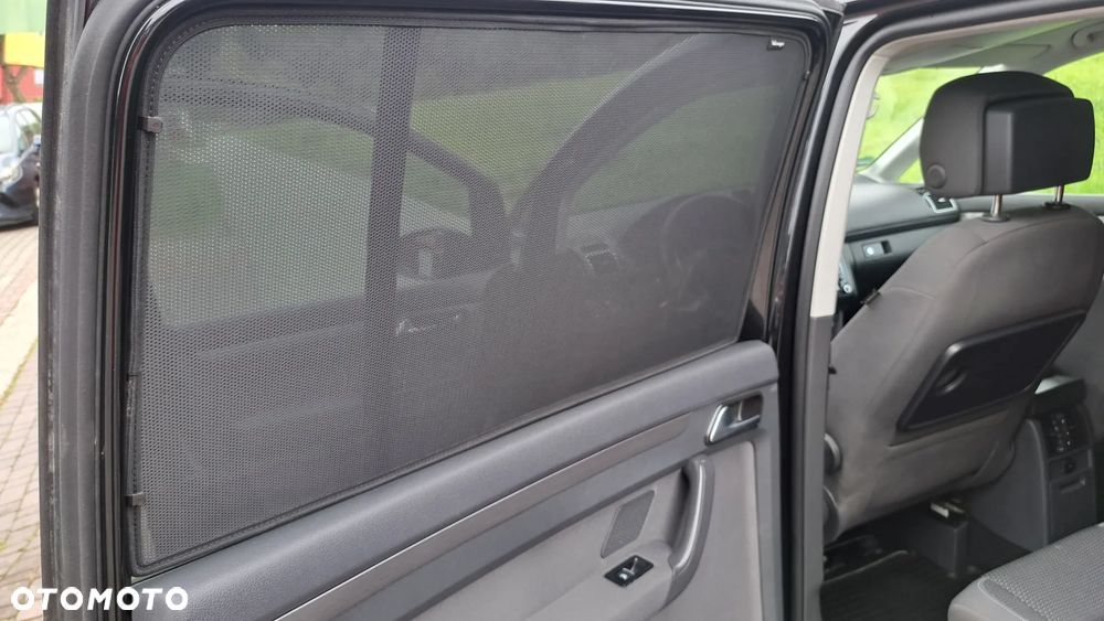 Volkswagen Touran 2.0 TDI DPF DSG Highline - 26