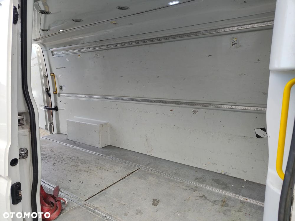 Volkswagen Crafter - 12