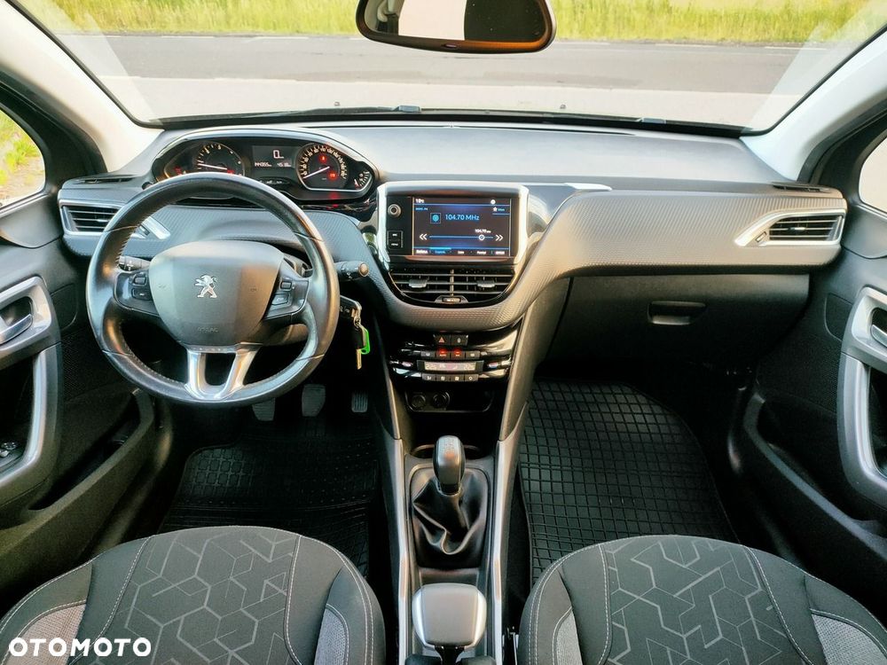 Peugeot 2008 1.6 BlueHDi Style - 29