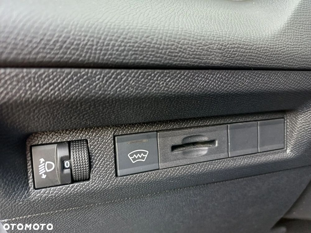 Peugeot 308 1.2 PureTech Allure Pack S&S EAT8 - 19