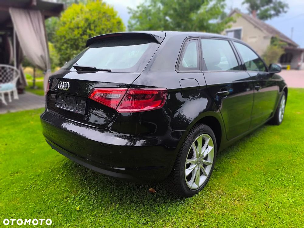 Audi A3 Sportback 1.2 TFSI Attraction - 2