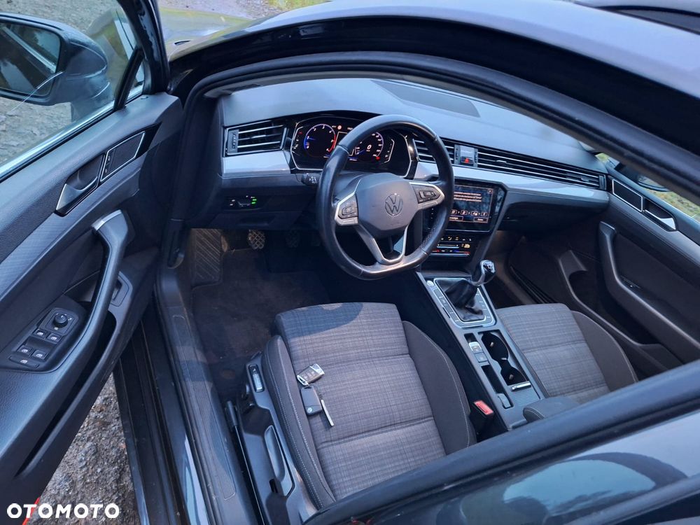 Volkswagen Passat 2.0 TDI SCR Business - 11