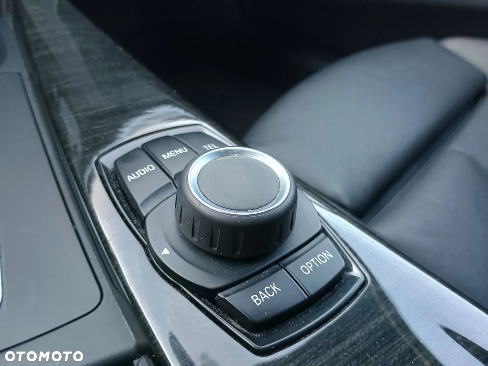 BMW Seria 3 328i xDrive Sport-Aut - 15