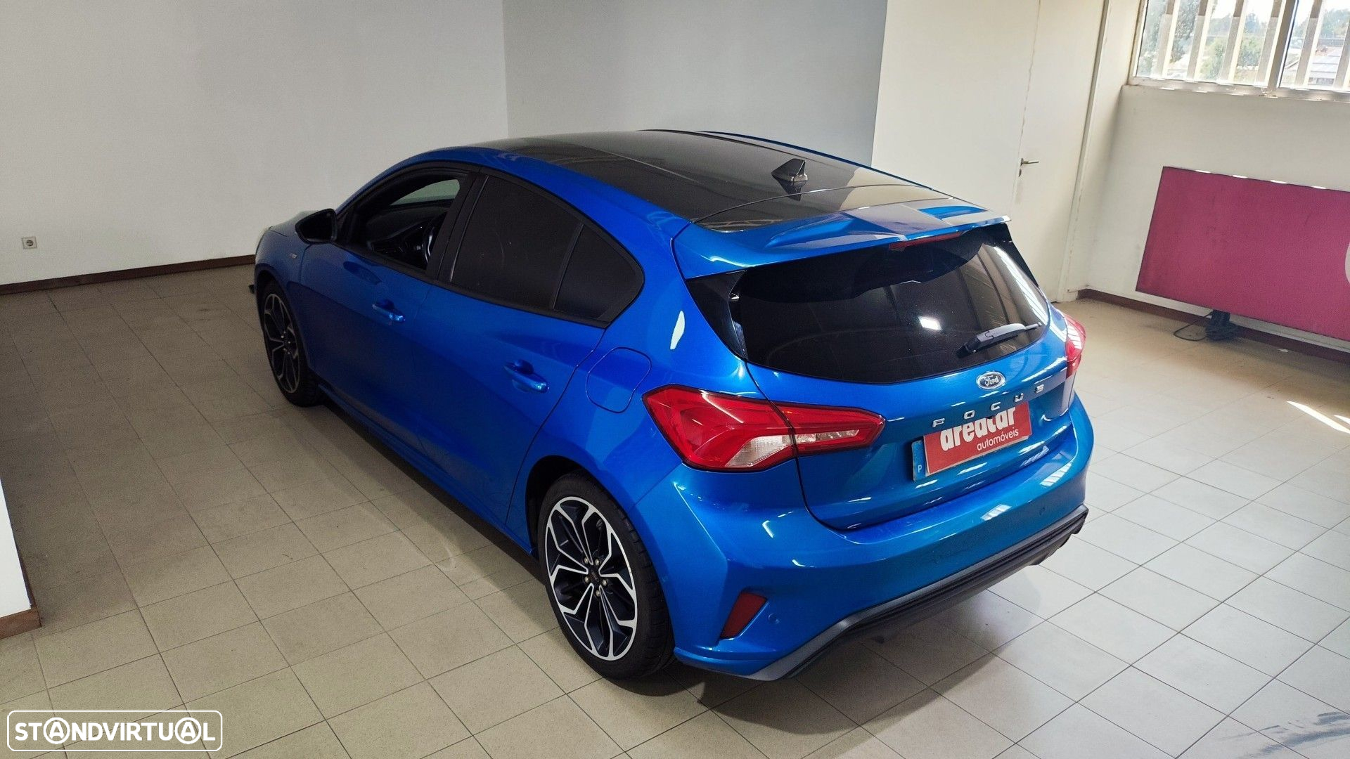 Ford Focus 1.0 EcoBoost MHEV ST-Line X - 6