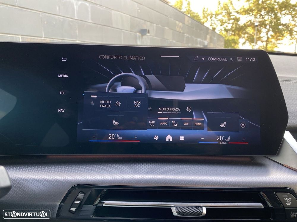 BMW iX2 eDrive20 Pack Desportivo M Pro - 12