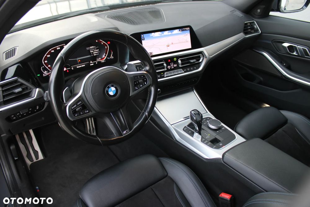 BMW Seria 3 320d xDrive M Sport Shadow - 11